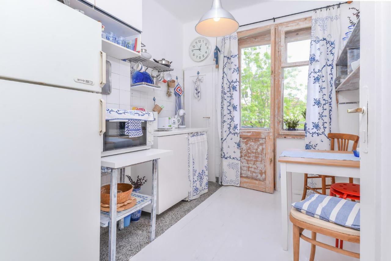 Shik & Chic One Bedroom Central Apartment Graf Ignatiev X Shishman Corner By Flat Mаnager Sofia Exterior photo